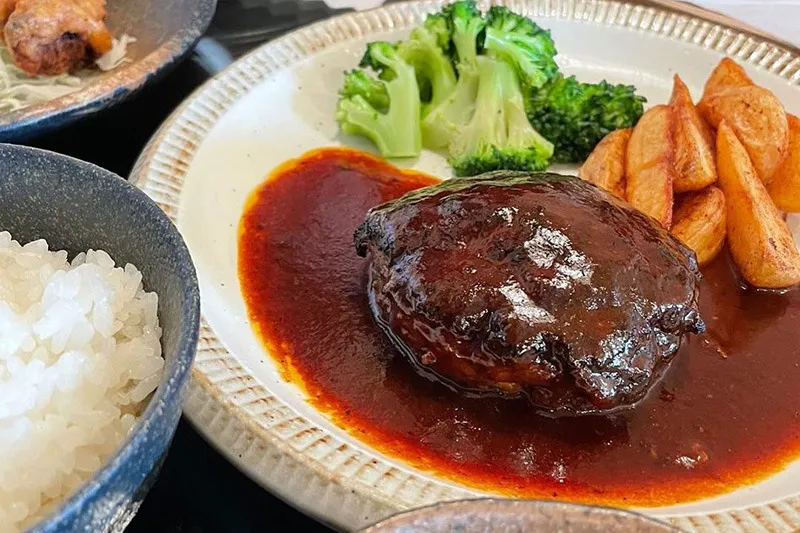 ハンバーグ定食